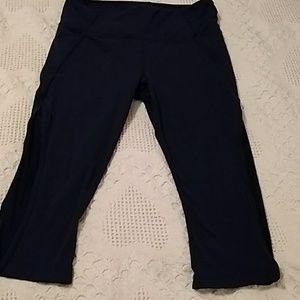 Athleta Powervita Yoga Cropped capris